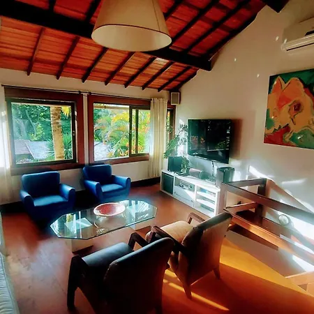 3 Palmeiras Guest Lounge-3